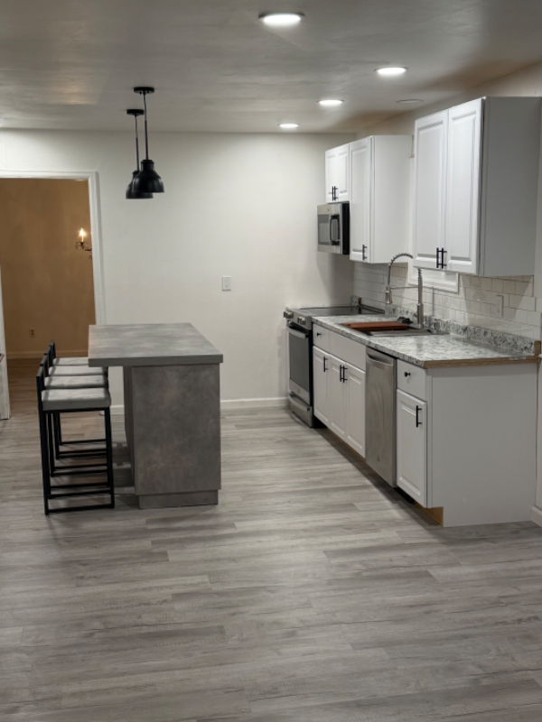 1000 Flint Way - Photo 7 of 20