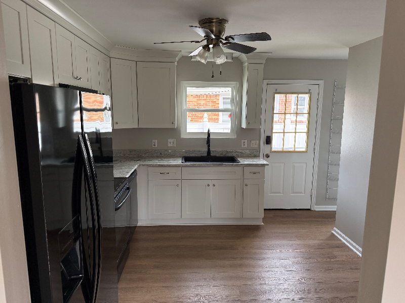 4605 Lee Ave #4605UNITB - Photo 2 of 8