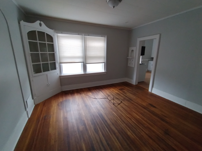 246 W 6th St #2 - Photo 4 of 6