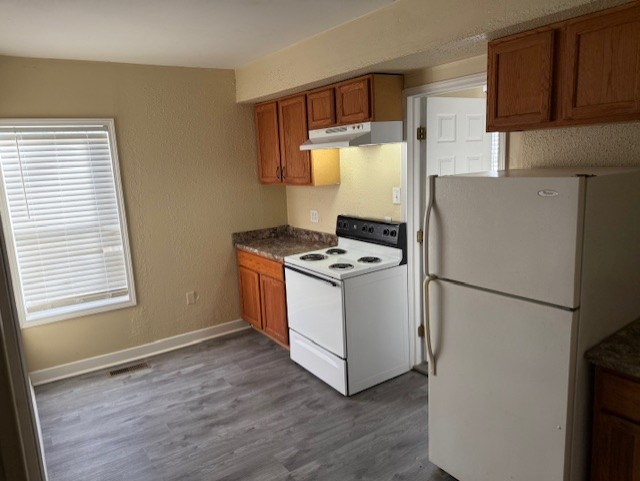 930W W Poplar St #A - Photo 3 of 12