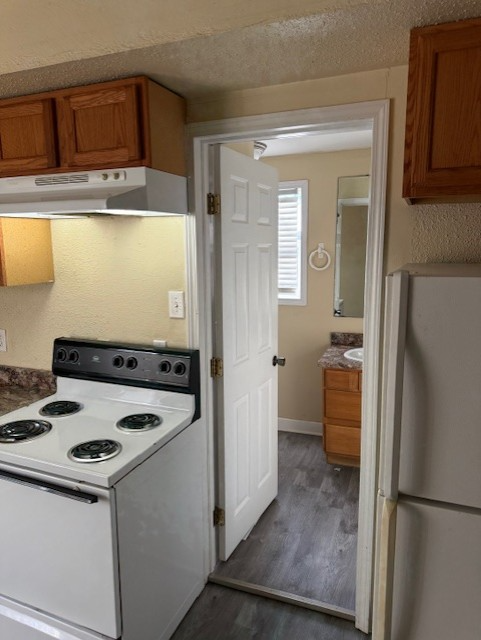 930W W Poplar St #A - Photo 6 of 12