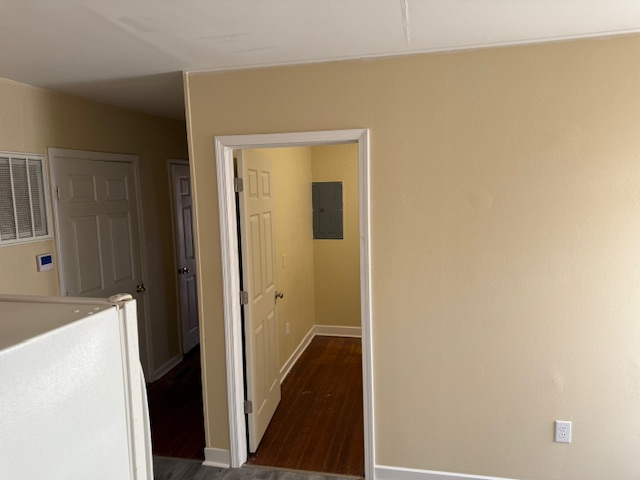 930W W Poplar St #A - Photo 7 of 12