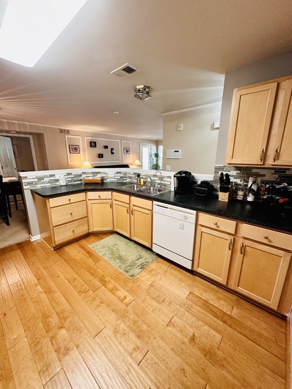 4008 Berkeley Ave - Photo 6 of 11