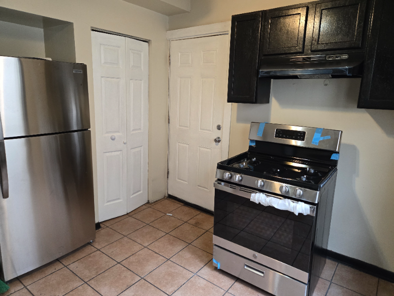 6329 S Loomis Blvd #2 - Photo 2 of 10