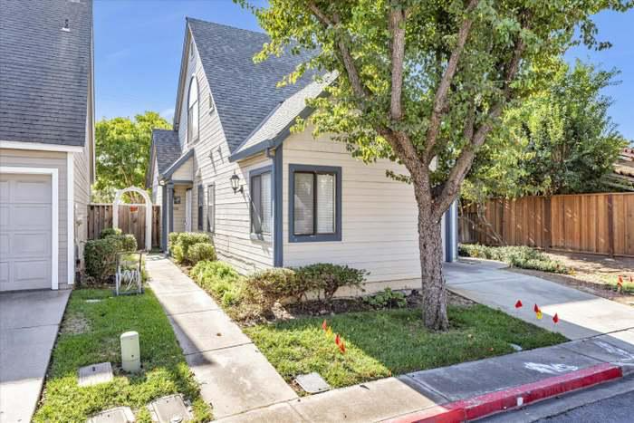 720 Natalie Dr - Photo 2 of 18