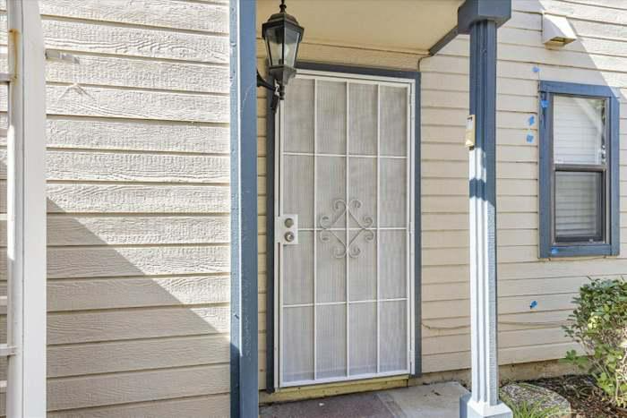 720 Natalie Dr - Photo 3 of 18