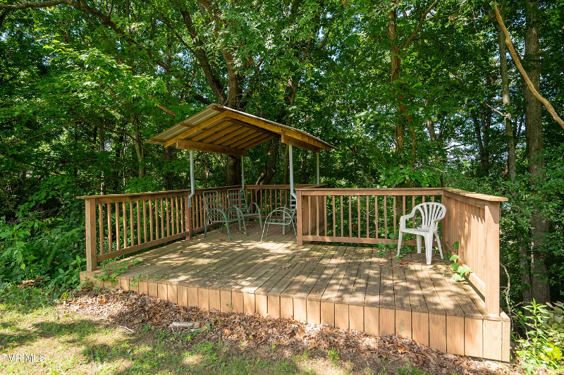 121 Dee Runion Rd - Photo 2 of 13