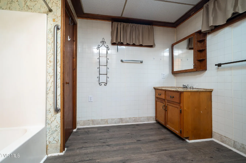 121 Dee Runion Rd - Photo 7 of 13