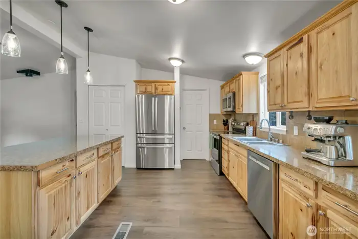 18708 229th Ave E - Photo 5 of 20