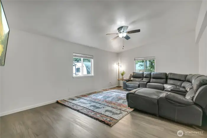 18708 229th Ave E - Photo 7 of 20