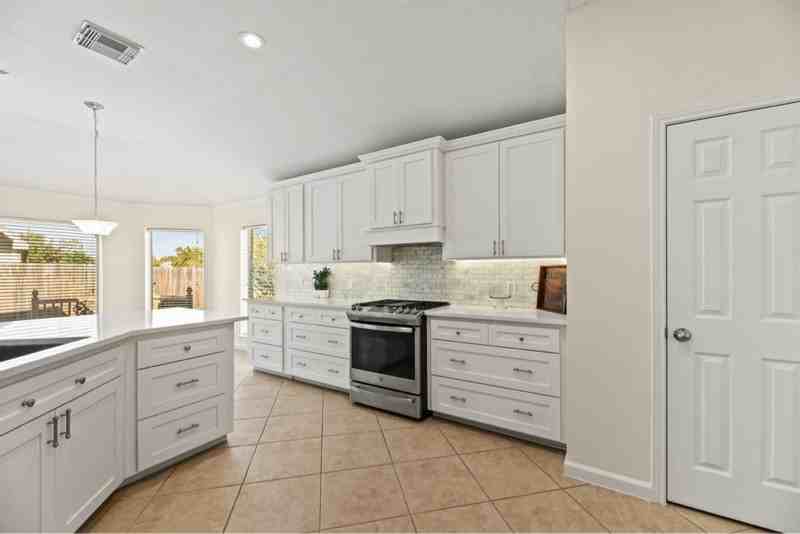 31802 Forest Oak Ln - Photo 2 of 9