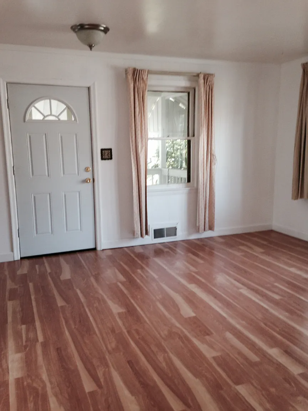 1501 Veirs Mill Rd - Photo 2 of 15