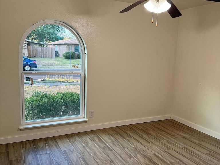 3410 Meadow Oaks Dr - Photo 6 of 8