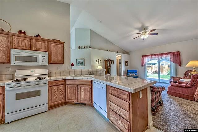 1358 Chichester Dr - Photo 2 of 5