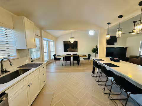 4629 Amherst Ln - Photo 2 of 10