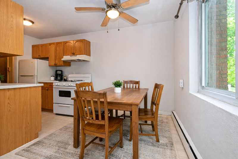 515 5th St Se #9 - Photo 3 of 9