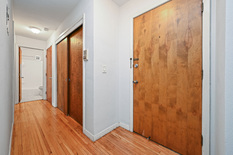 515 5th St Se #9 - Photo 4 of 9