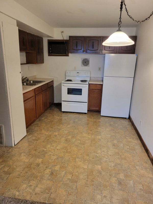 300 Locust St #1 - Photo 5 of 6