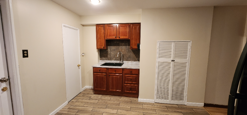 33 Willow Ave #1stFL - Photo 2 of 12