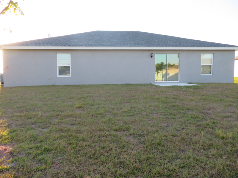 2605 Ne 6th Pl - Photo 2 of 20