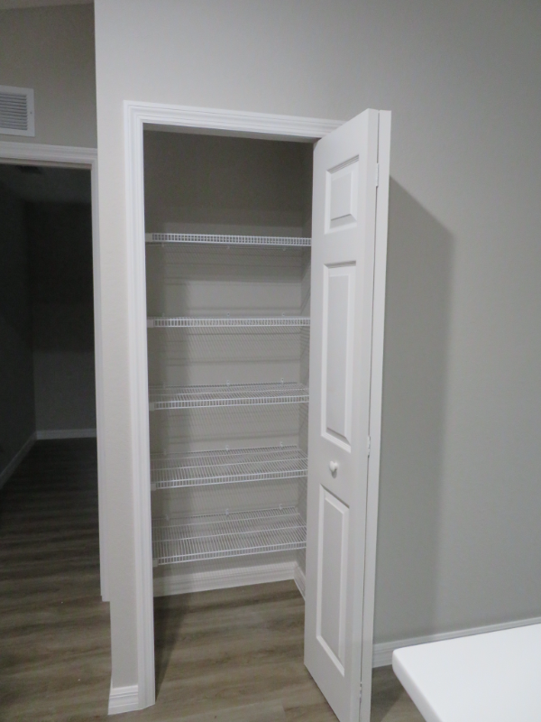 2605 Ne 6th Pl - Photo 5 of 20