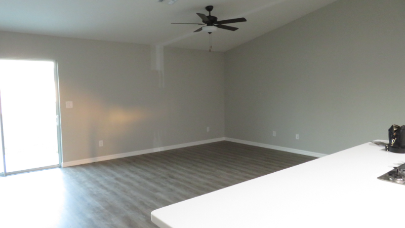 2605 Ne 6th Pl - Photo 7 of 20