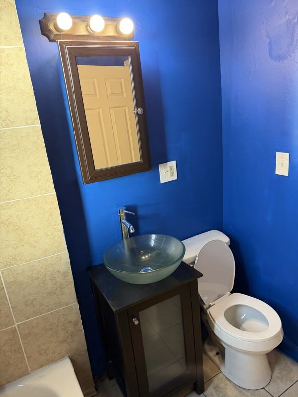 604 W 60th St #1 - Photo 6 of 9