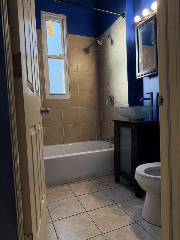 604 W 60th St #1 - Photo 7 of 9