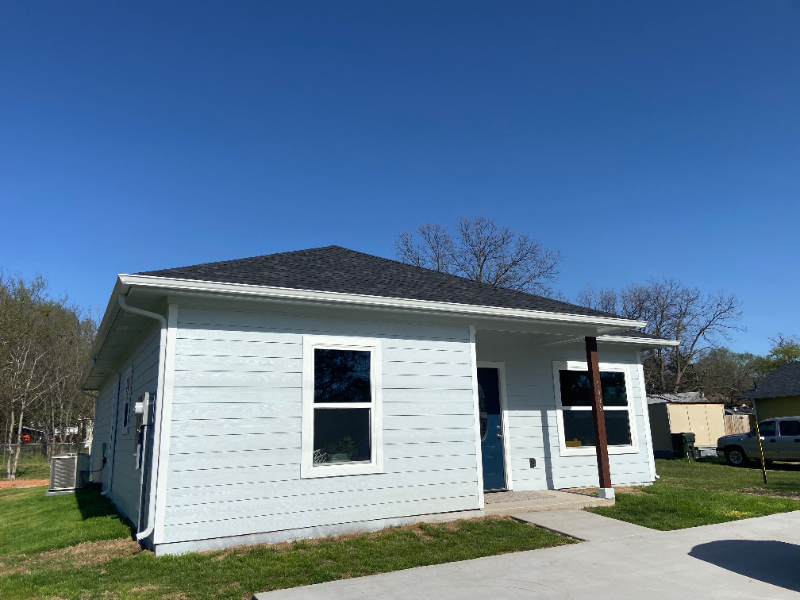 1003 S First St - Photo 2 of 16