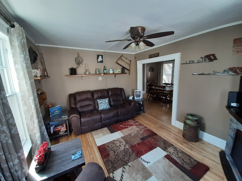 164 Court St - Photo 2 of 11