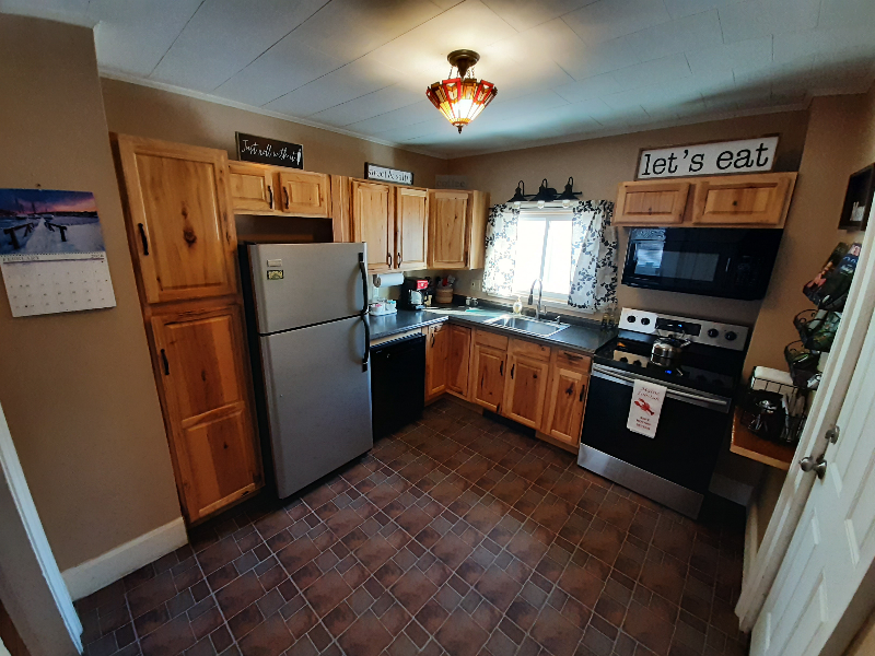 164 Court St - Photo 6 of 11