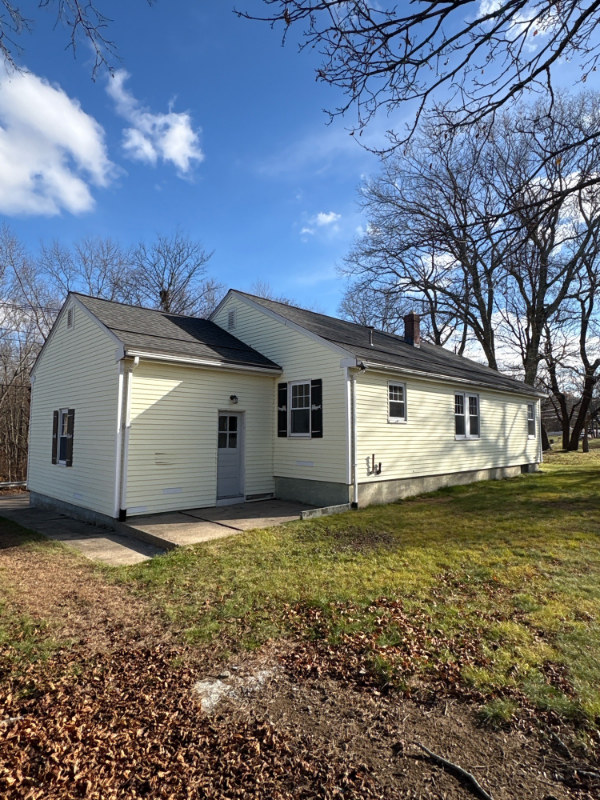 417 Union St - Photo 4 of 10