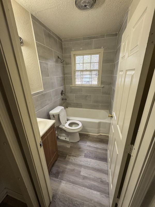 5444 Winbourne Ave - Photo 5 of 10