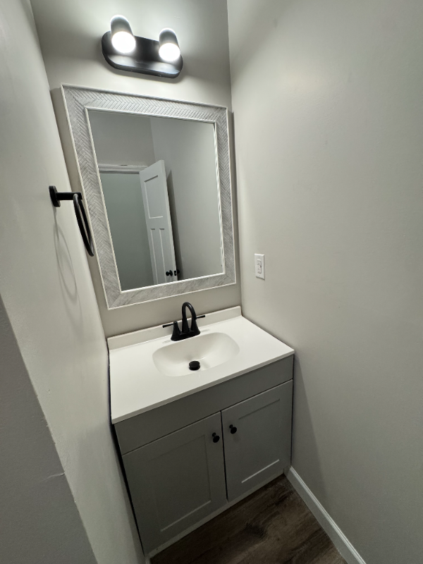 113 Saluda St - Photo 6 of 7