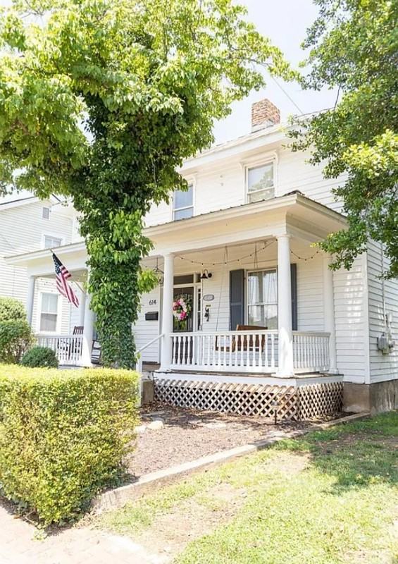 614 Norwood St - Photo 3 of 20