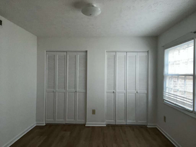 1237 Shalom Dr - Photo 3 of 12