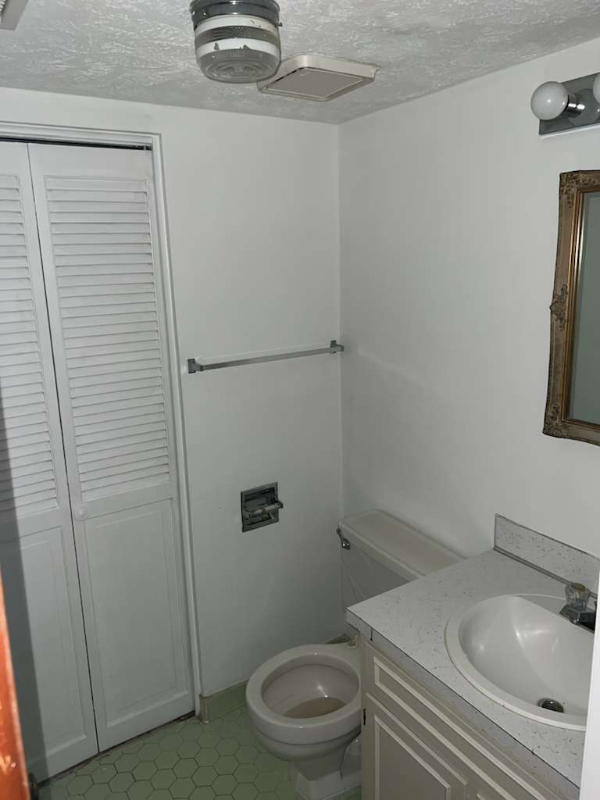 1237 Shalom Dr - Photo 7 of 12