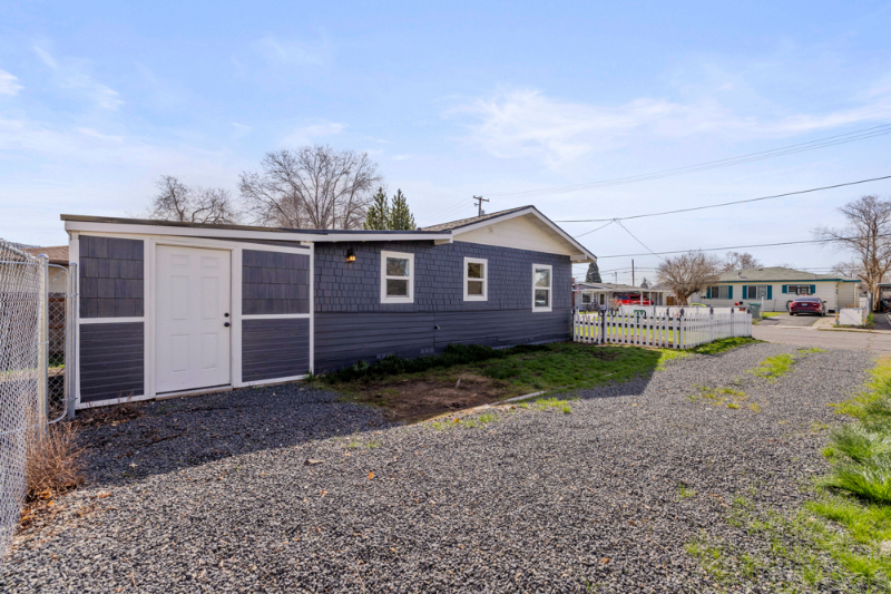 2427 Garden Ave - Photo 5 of 20