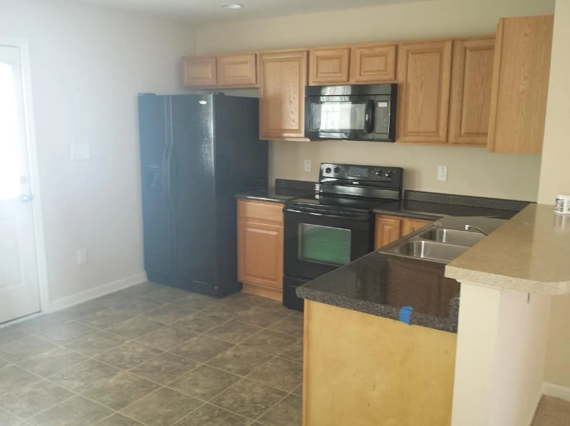 1905 Serenade Cir - Photo 3 of 11