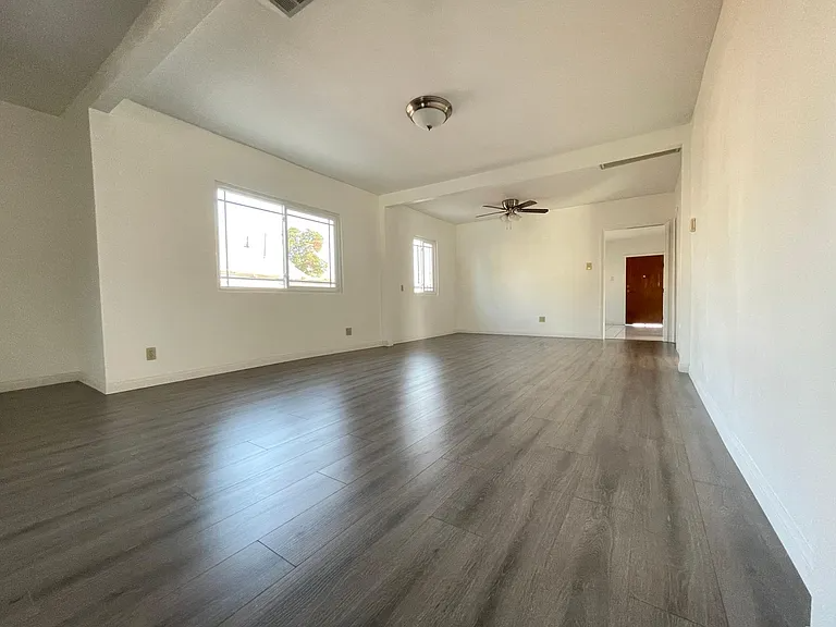 3831 Drysdale Ave - Photo 3 of 15