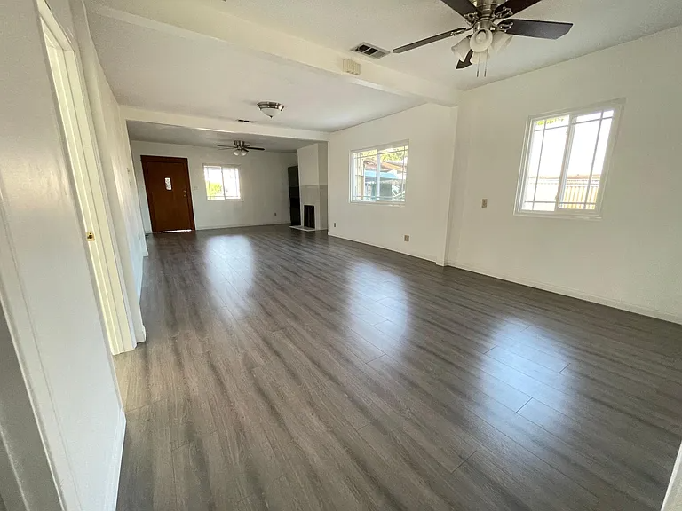 3831 Drysdale Ave - Photo 4 of 15