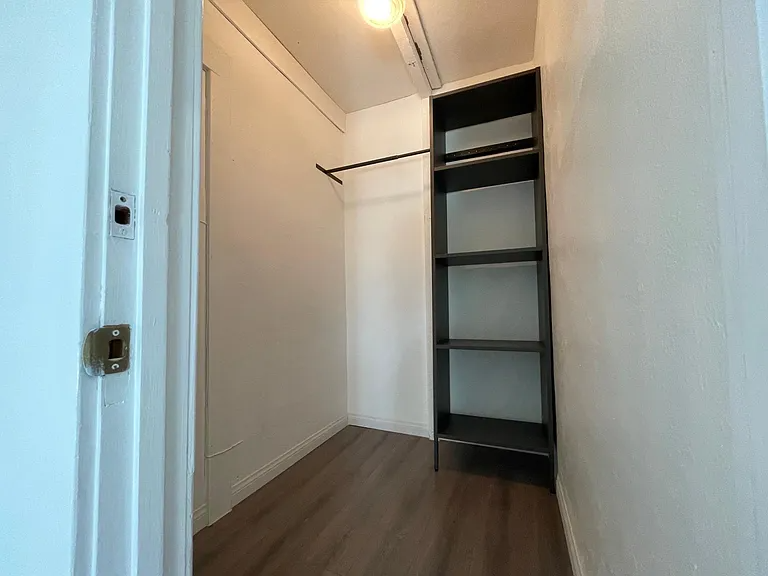 3831 Drysdale Ave - Photo 6 of 15