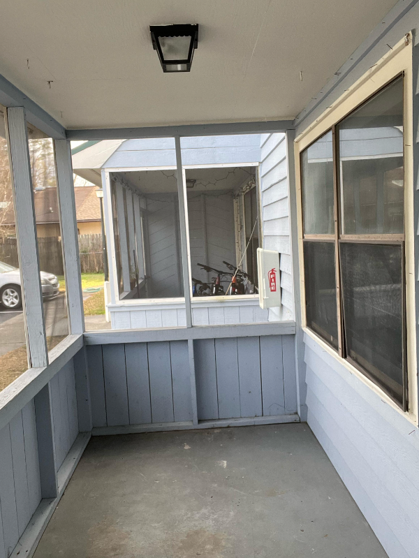 1215 Shalom Dr - Photo 6 of 18