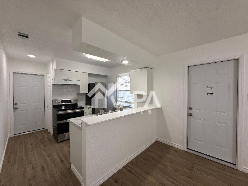 7131 Rolling Hls - Photo 5 of 17