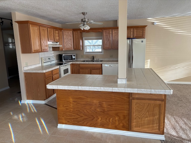 1010 22nd Ave S #A - Photo 3 of 13