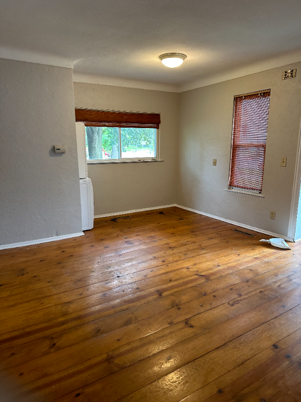 1105 19th St S - Photo 2 of 20