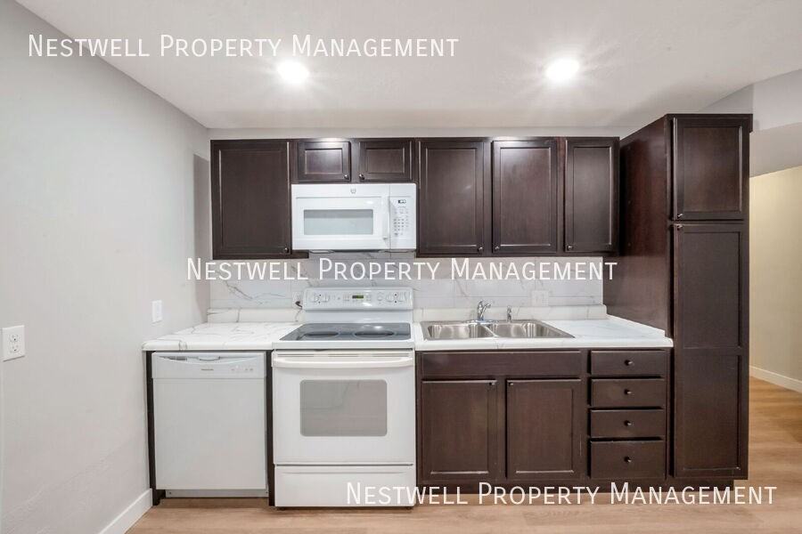 1117 E 1000 S #B - Photo 3 of 20