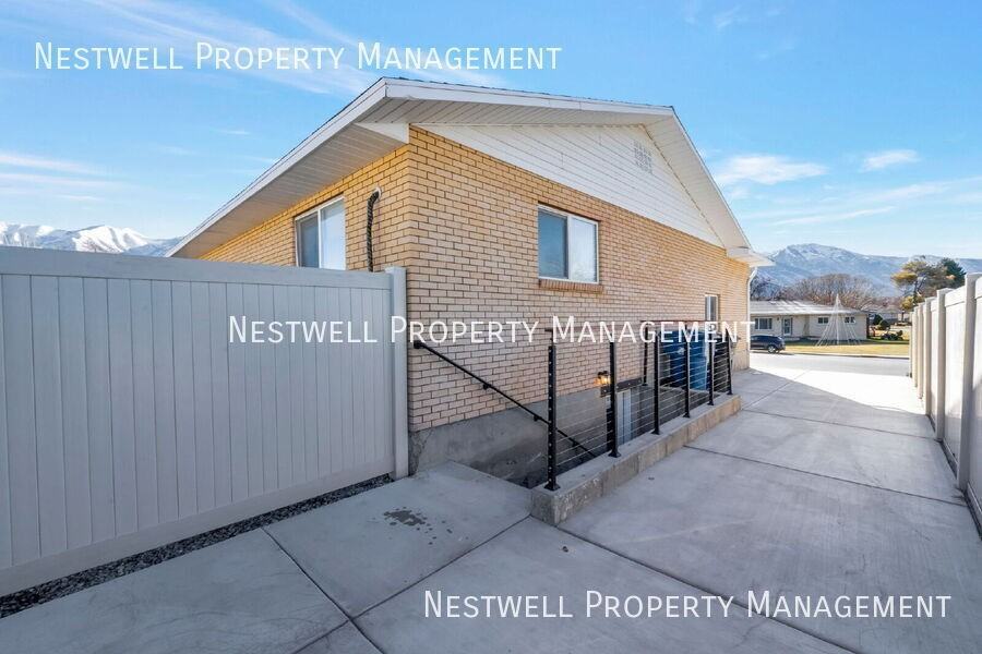 1117 E 1000 S #B - Photo 2 of 20