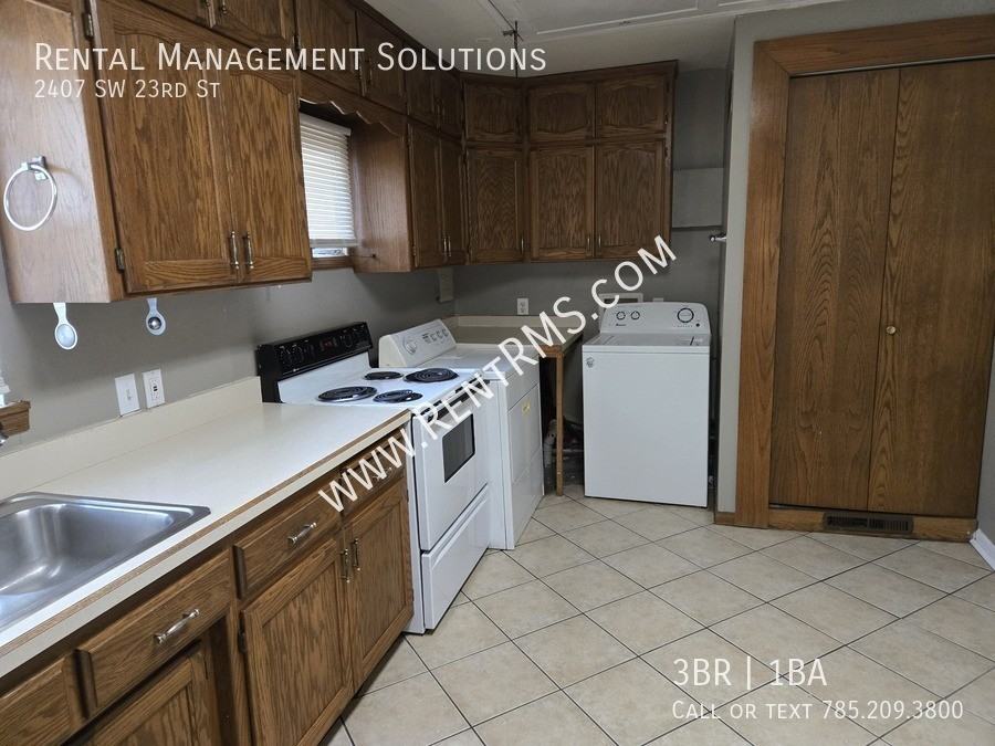 2407 Sw 23rd St - Photo 5 of 18