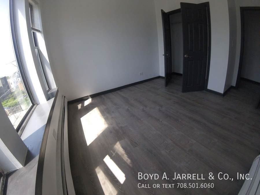 5926 S Michigan Ave - Photo 3 of 7